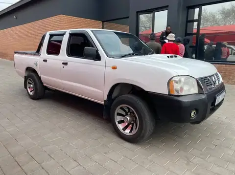 Nissan NP300
