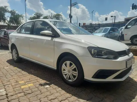 Volkswagen Polo 1.4 Comfortline Sedan