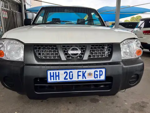 Nissan NP300